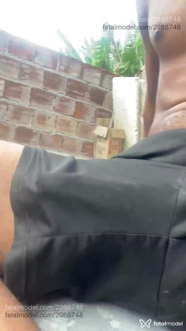 Acompanhante homem com cabelo castanho de olhos castanhos - Teseu Acompanhante homem com cabelo castanho de olhos castanhos - Teseu