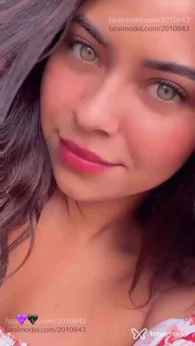 Acompanhante mulher morena (o) de olhos verdes - Selene