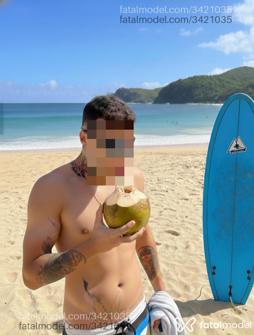 Acompanhante homem com cabelo castanho de olhos castanhos em Porto Alegre - Matheus
