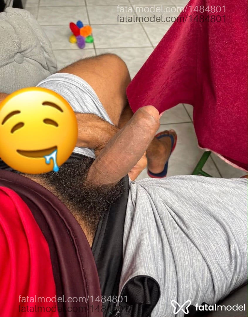Acompanhante homem com cabelo castanho de olhos mel - Pedro