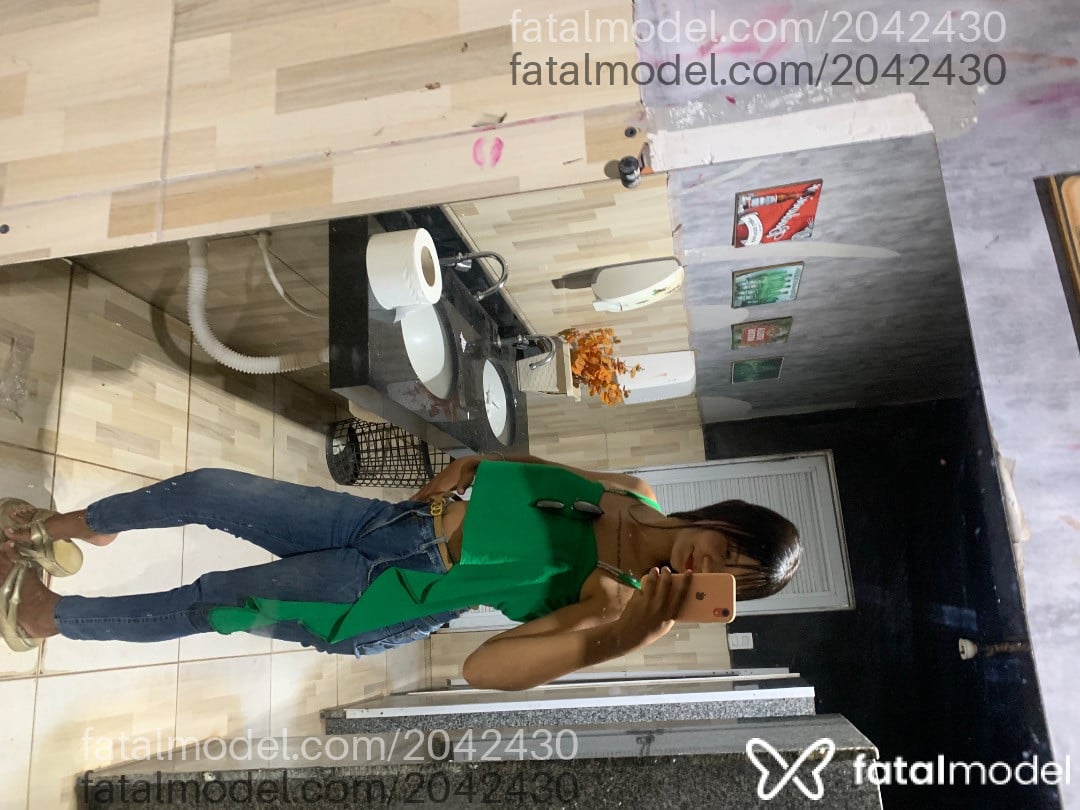 Acompanhante mulher com cabelo castanho de olhos pretos em Imperatriz - Isa