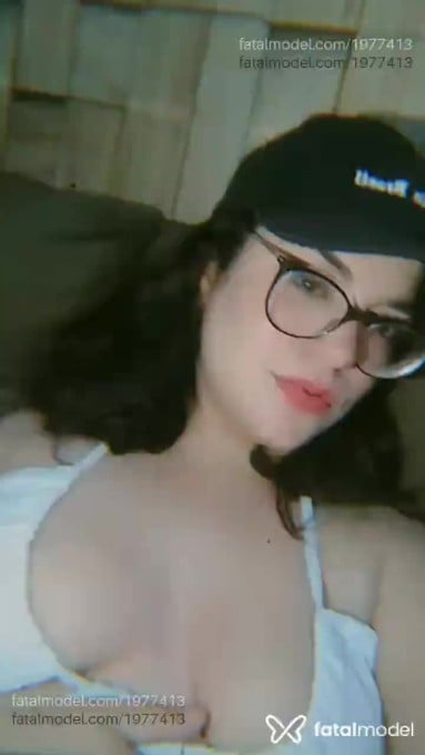 Acompanhante mulher com cabelo castanho de olhos castanhos em Caraguatatuba Acompanhante mulher com cabelo castanho de olhos castanhos em Caraguatatuba - Nycks