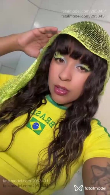 Acompanhante mulher morena (o) de olhos castanhos - Nyckzinha Acompanhante mulher morena (o) de olhos castanhos - Nyckzinha