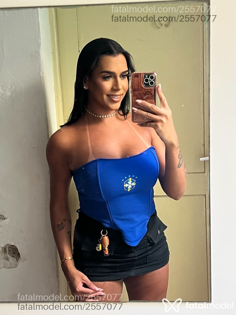 Acompanhante mulher trans morena (o) de olhos castanhos em Virtual Acompanhante mulher trans morena (o) de olhos castanhos em Virtual - Laura Sophia
