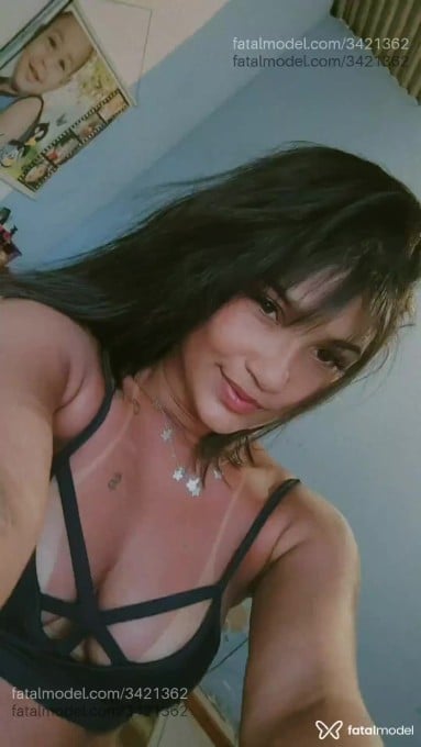 Acompanhante mulher morena (o) de olhos castanhos em Virtual Acompanhante mulher morena (o) de olhos castanhos em Virtual - Aquary
