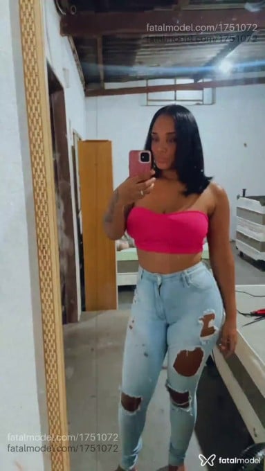 Acompanhante mulher morena (o) de olhos castanhos em Araxá Acompanhante mulher morena (o) de olhos castanhos em Araxá - Leona