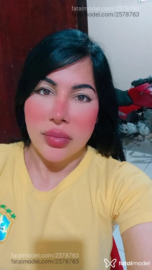 Acompanhante mulher trans morena (o) de olhos castanhos - Erica Monique Acompanhante mulher trans morena (o) de olhos castanhos - Erica Monique