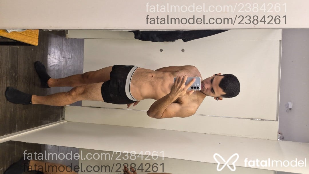 Acompanhante homem morena (o) de olhos pretos em Goiânia - Bigode