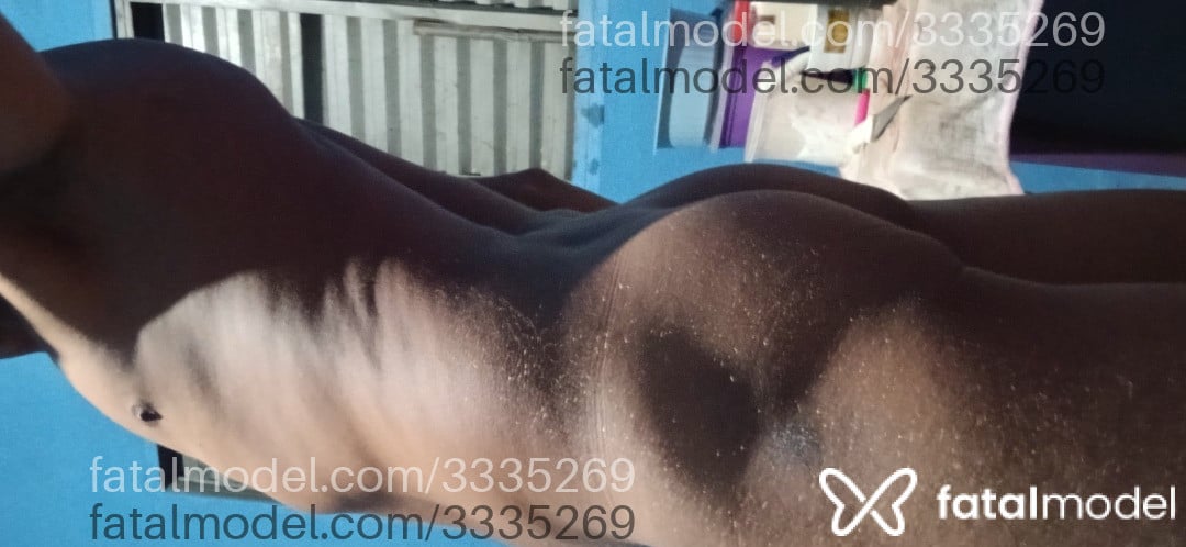 Acompanhante homem com cabelo castanho de olhos castanhos - Val