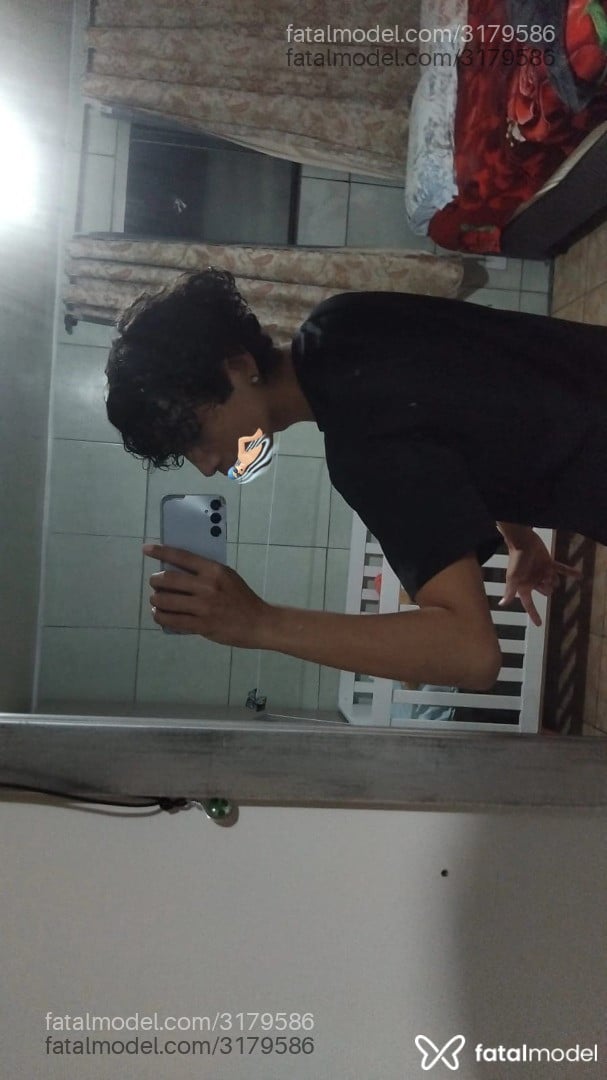 Acompanhante homem com cabelo castanho de olhos castanhos em Francisco Beltrão - Theus