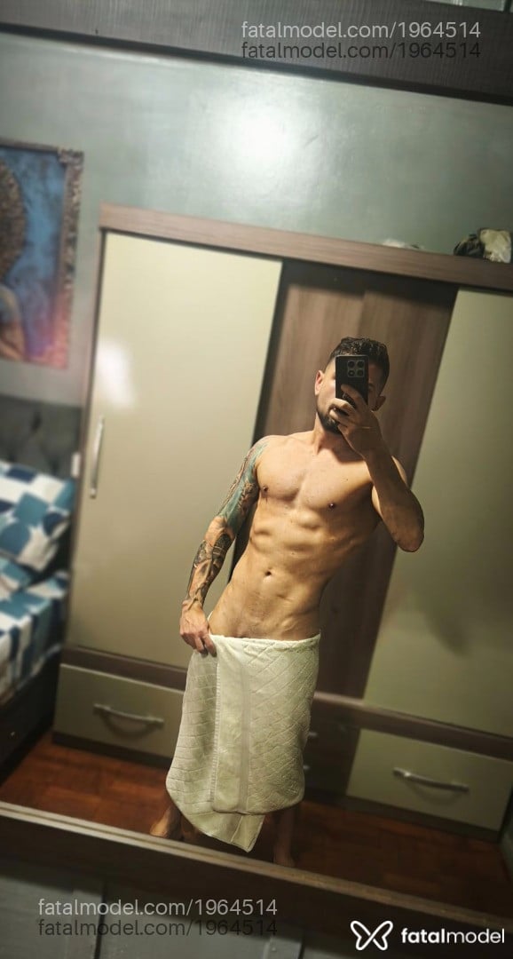 Acompanhante homem com cabelo castanho de olhos castanhos em Curitiba - Felipe