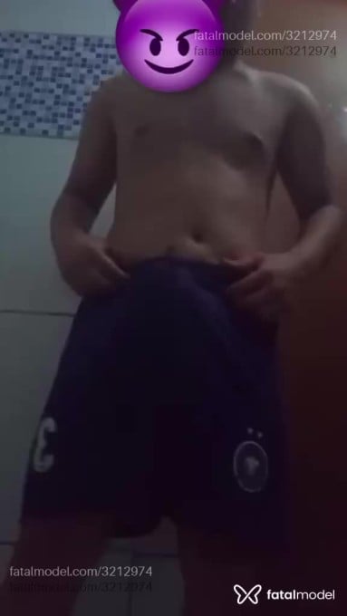 Acompanhante homem com cabelo grisalho de olhos pretos em Fortaleza Acompanhante homem com cabelo grisalho de olhos pretos em Fortaleza - Felipe
