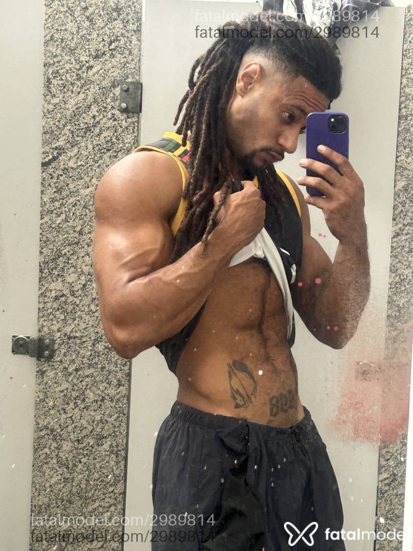 Acompanhante homem com cabelo castanho de olhos pretos em Rio de Janeiro - Rasta