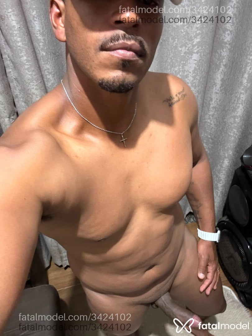 Acompanhante homem morena (o) de olhos pretos em Muzambinho - Roger