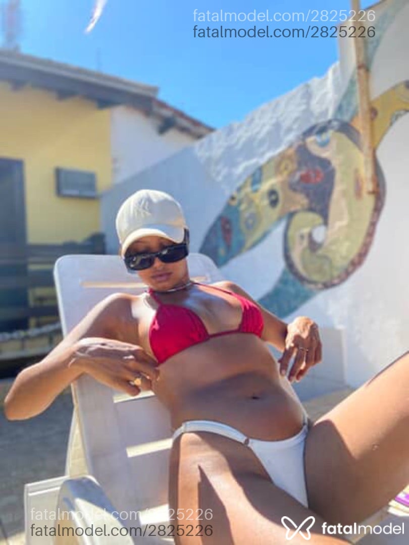 Acompanhante mulher morena (o) de olhos castanhos em Paraty - Bárbara Paraty