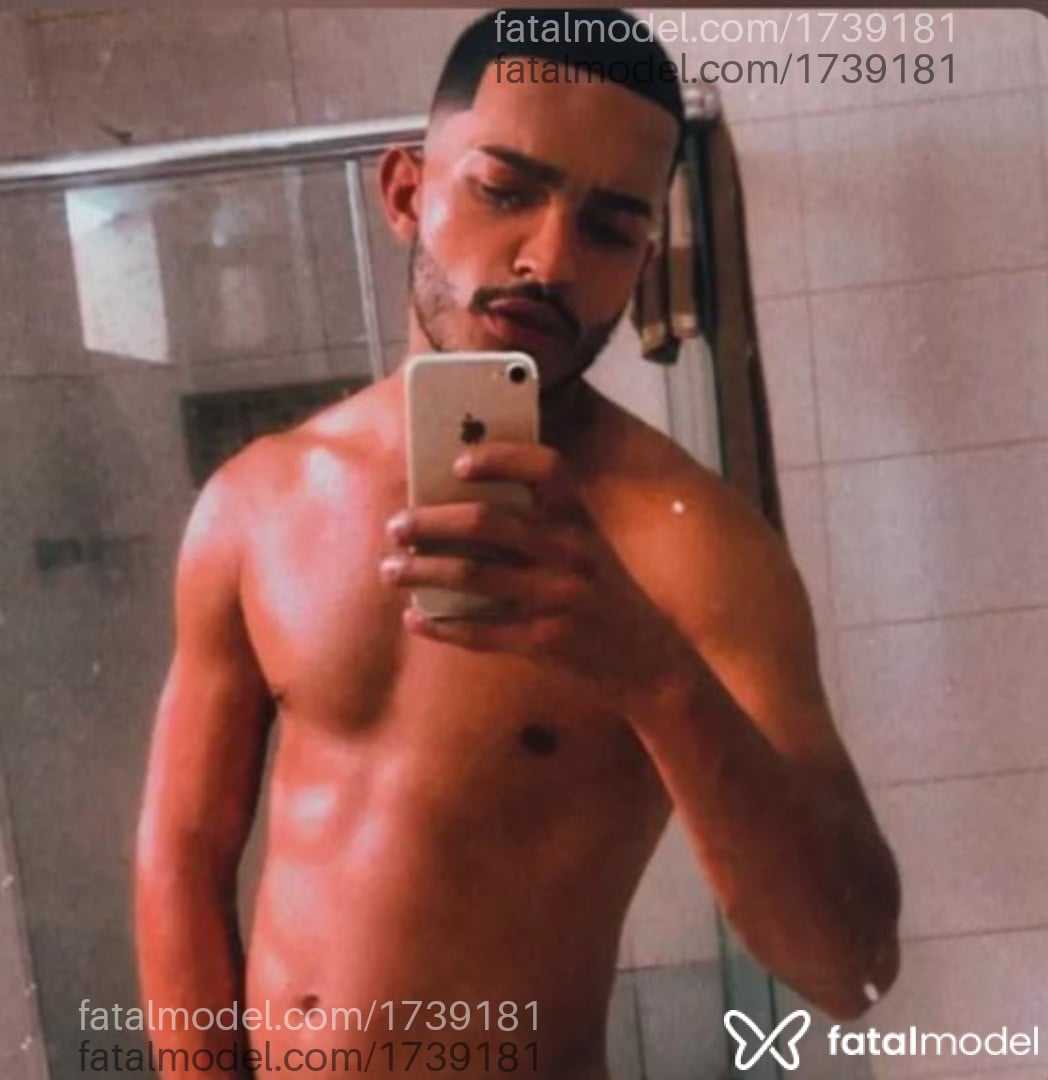 Acompanhante homem morena (o) de olhos castanhos - Caprichoso