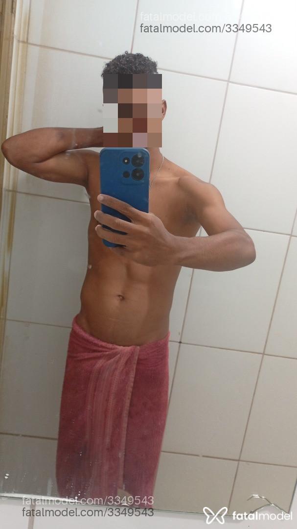 Acompanhante homem morena (o) de olhos castanhos em Goiânia - Moreninho