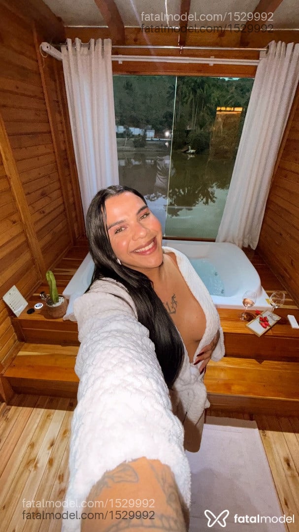Acompanhante mulher trans morena (o) de olhos verdes em Vitória - Francine