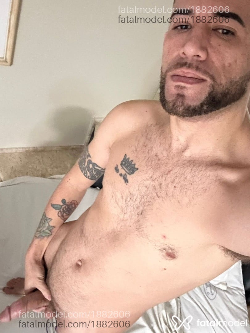 Acompanhante homem com cabelo grisalho de olhos castanhos em Londrina Acompanhante homem com cabelo grisalho de olhos castanhos em Londrina - Robert Grande
