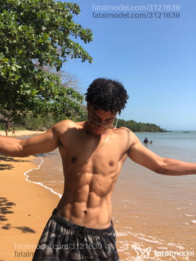 Acompanhante homem morena (o) de olhos castanhos em Cachoeiro de Itapemirim Acompanhante homem morena (o) de olhos castanhos em Cachoeiro de Itapemirim - Alexandre