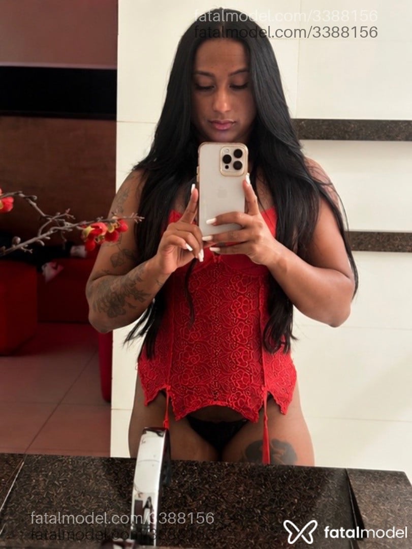 Acompanhante mulher morena (o) de olhos pretos - Amary