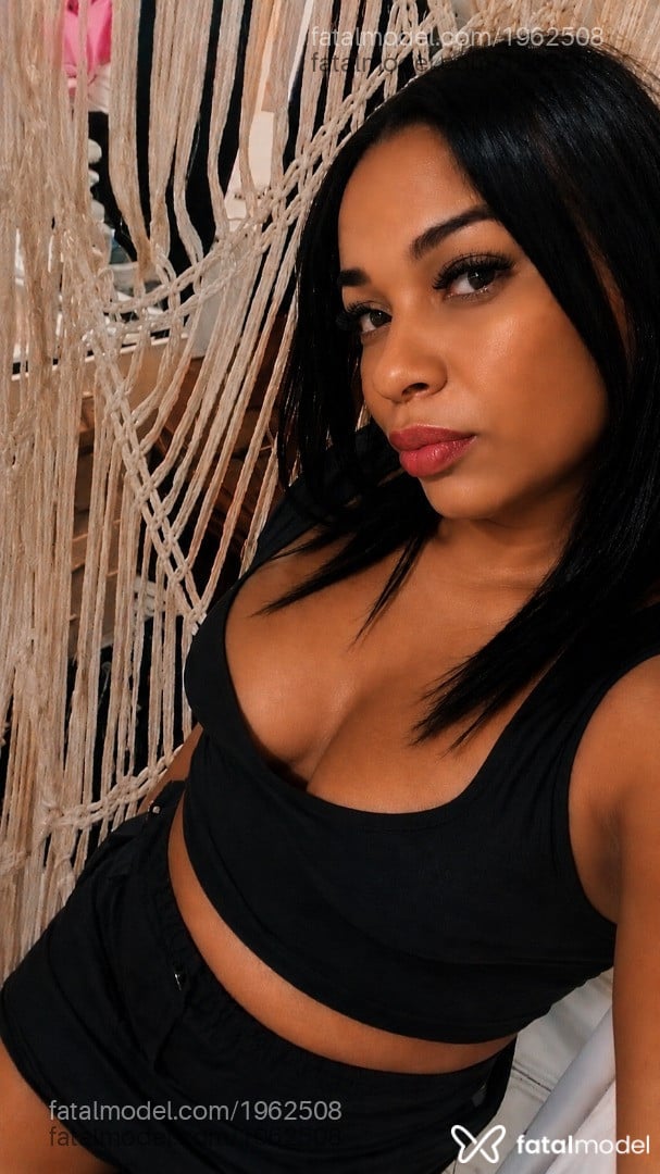 Acompanhante mulher trans morena (o) de olhos pretos em Rio de Janeiro - Camila