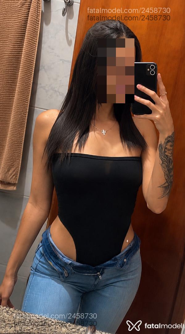Acompanhante mulher com cabelo castanho de olhos castanhos - Jade Mariano