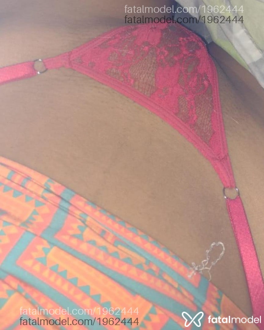 Acompanhante mulher com cabelo castanho de olhos pretos em Saquarema Acompanhante mulher com cabelo castanho de olhos pretos em Saquarema - Rafaela Ferrari