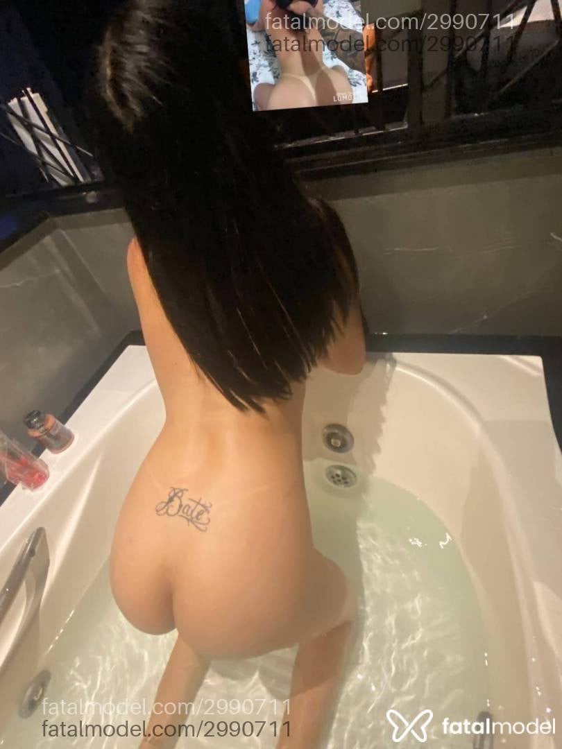 Acompanhante mulher com cabelo castanho de olhos mel - Jade Maitê