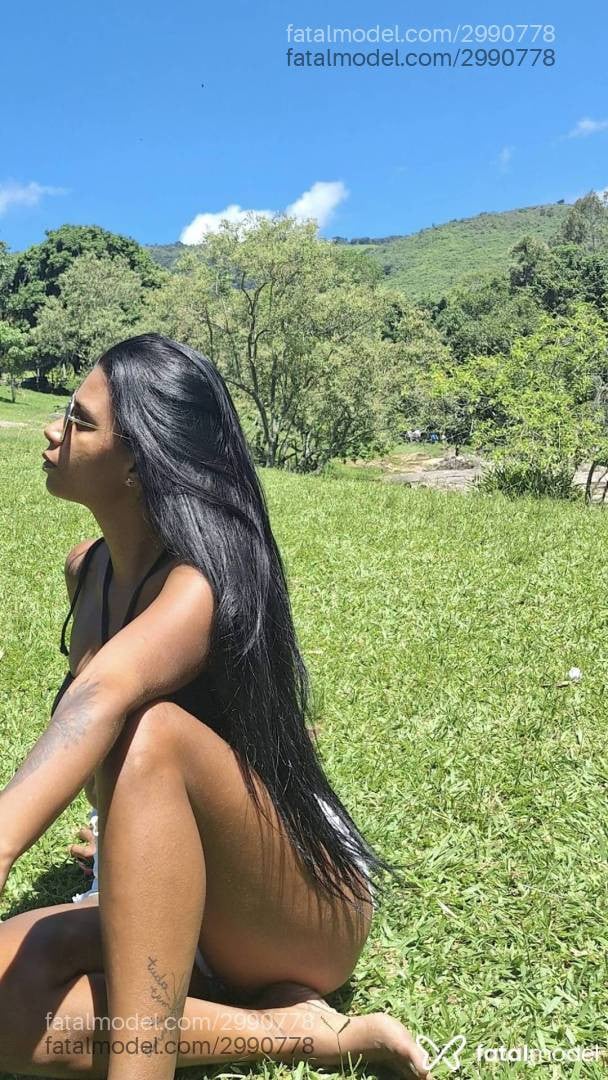 Acompanhante mulher morena (o) de olhos pretos - Dandara Couto