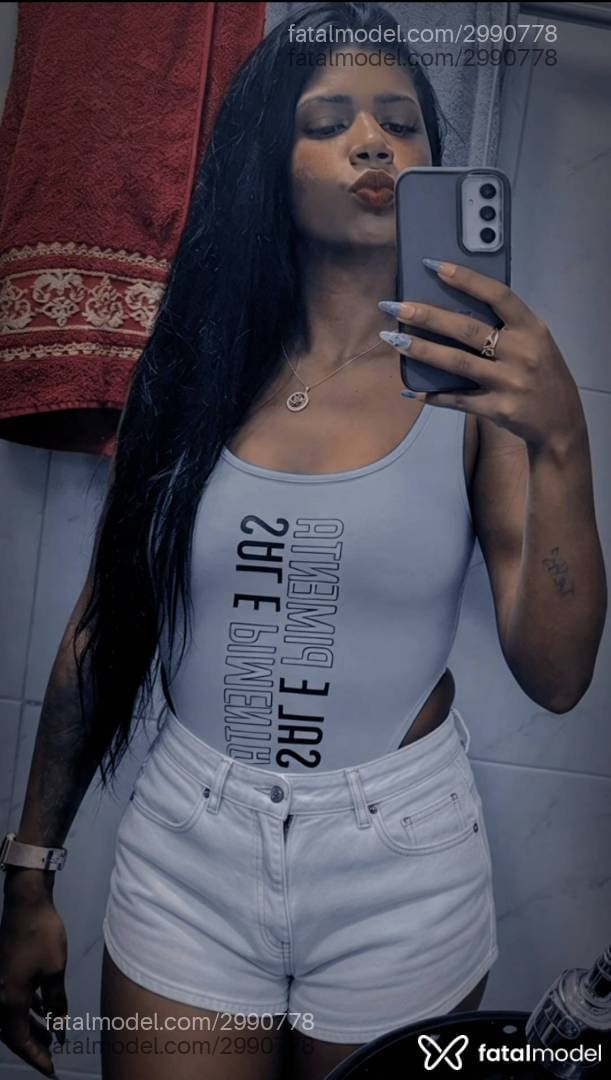 Acompanhante mulher morena (o) de olhos pretos - Dandara Couto