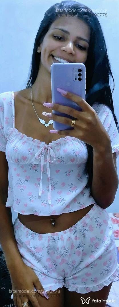 Acompanhante mulher morena (o) de olhos pretos - Dandara Couto