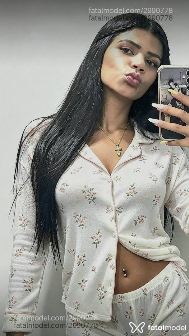 Acompanhante mulher morena (o) de olhos pretos - Dandara Couto