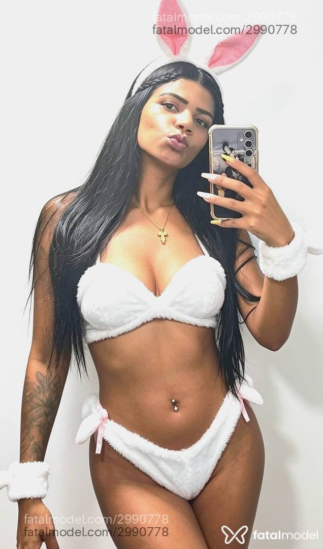 Acompanhante mulher morena (o) de olhos pretos - Dandara Couto Acompanhante mulher morena (o) de olhos pretos - Dandara Couto