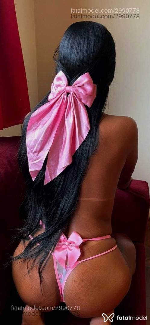 Acompanhante mulher morena (o) de olhos pretos - Dandara Couto