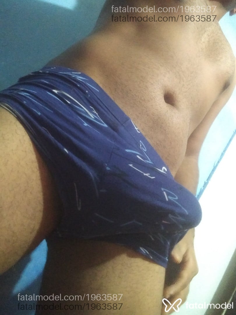 Acompanhante homem morena (o) de olhos castanhos em Pelotas Acompanhante homem morena (o) de olhos castanhos em Pelotas - Amanteblack