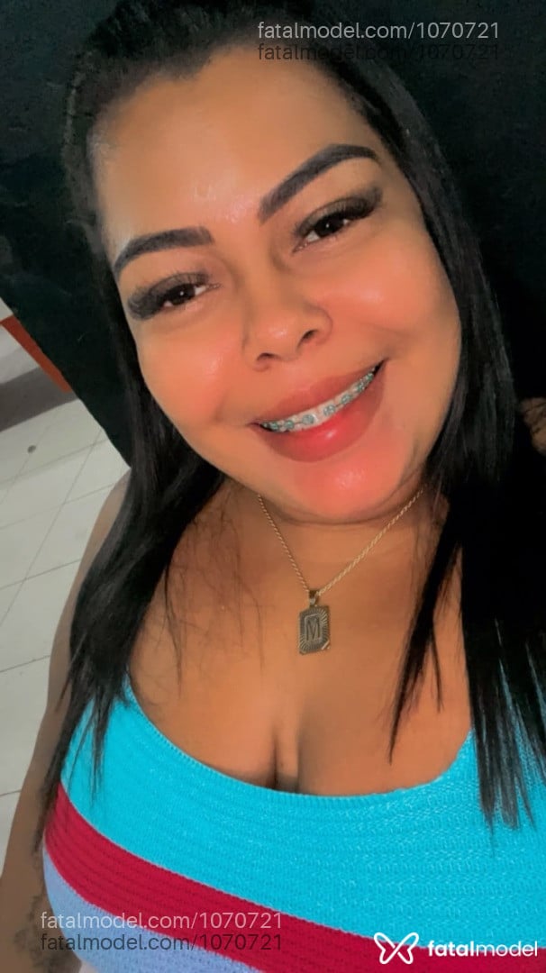 Acompanhante mulher com cabelo castanho de olhos pretos em Alta Floresta - Letícia