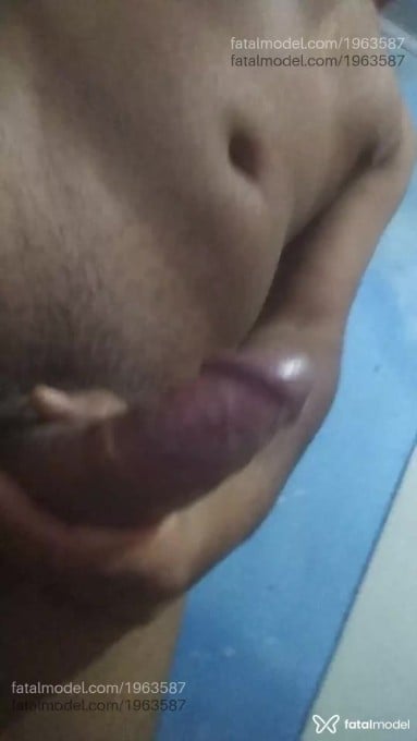 Acompanhante homem morena (o) de olhos castanhos em Pelotas Acompanhante homem morena (o) de olhos castanhos em Pelotas - Amanteblack