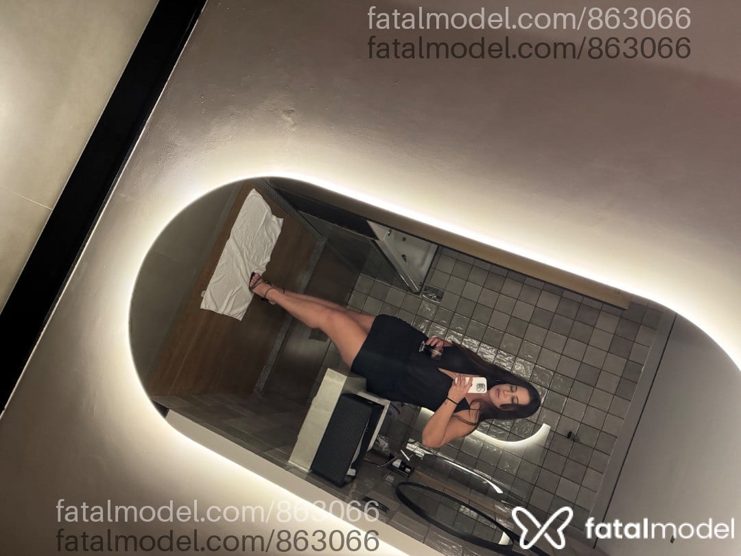 Acompanhante mulher com cabelo castanho de olhos castanhos - Carolgaúcha Acompanhante mulher com cabelo castanho de olhos castanhos - Carolgaúcha