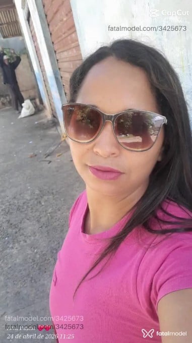 Acompanhante mulher com cabelo grisalho de olhos castanhos em Nova Brasilândia D'oeste - Paula
