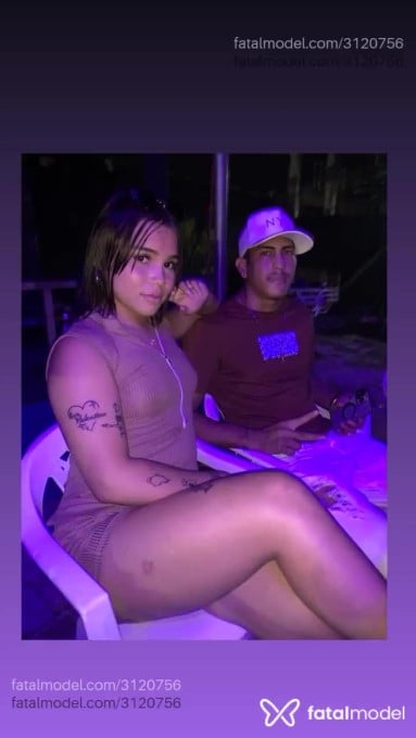 Acompanhante mulher trans com cabelo castanho de olhos pretos em Boa Vista Acompanhante mulher trans com cabelo castanho de olhos pretos em Boa Vista - Valentina