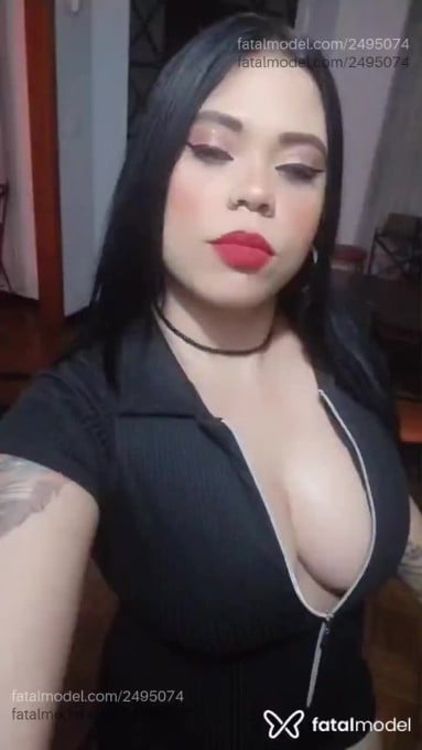 Acompanhante mulher morena (o) de olhos mel - Gabizinha Acompanhante mulher morena (o) de olhos mel - Gabizinha