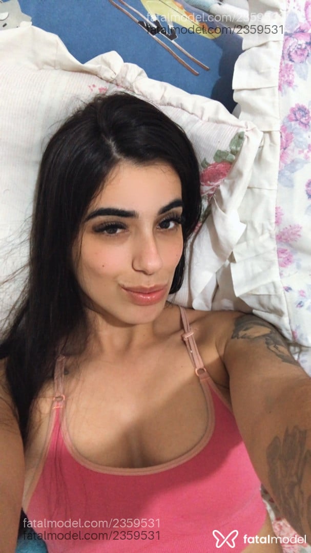 Acompanhante mulher morena (o) de olhos castanhos - Aninhae Acompanhante mulher morena (o) de olhos castanhos - Aninhae