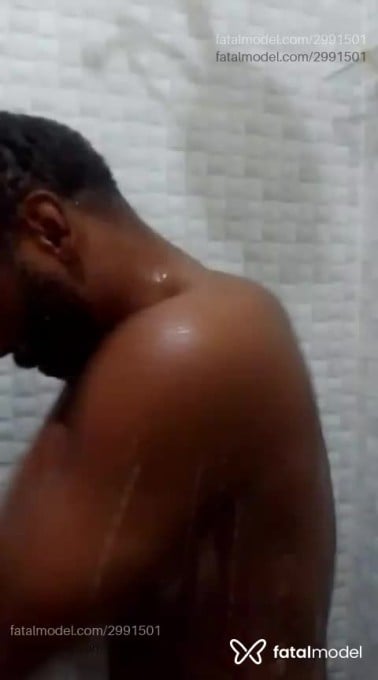 Acompanhante homem morena (o) de olhos pretos - Negododende Acompanhante homem morena (o) de olhos pretos - Negododende
