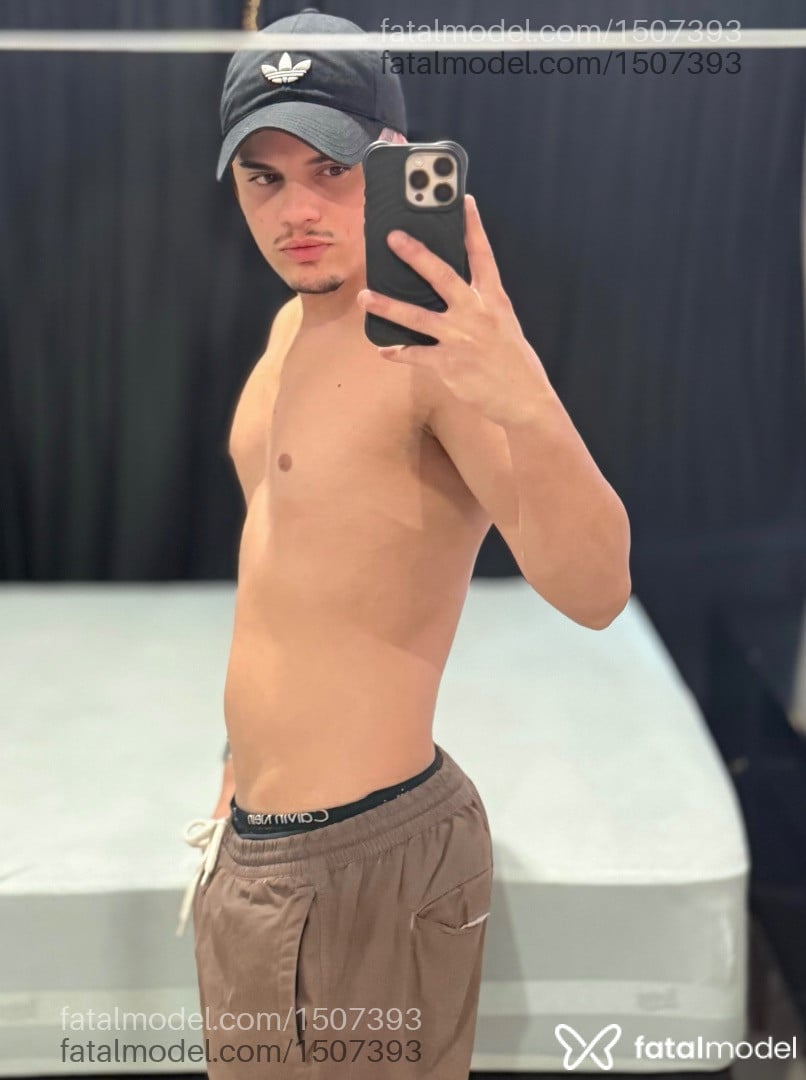 Acompanhante homem morena (o) de olhos castanhos em Uberlândia - Bernardo Castelli