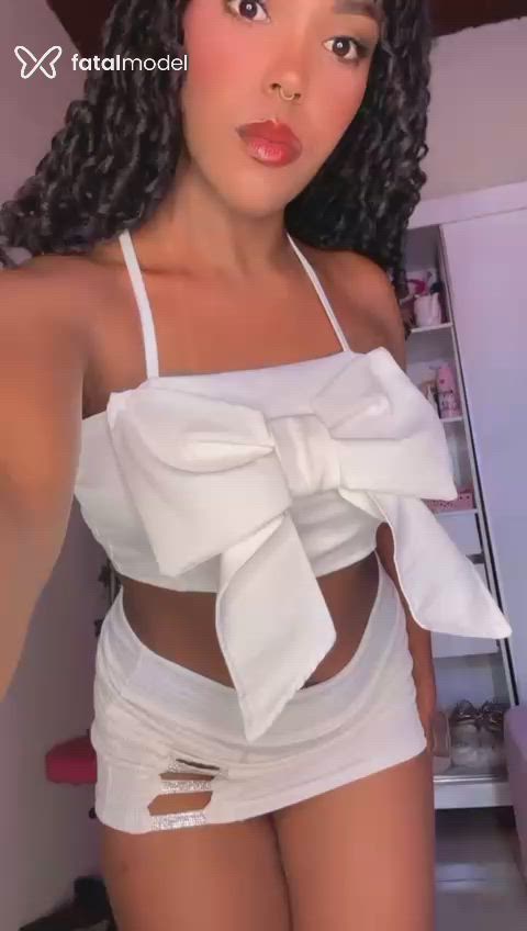 Acompanhante mulher morena (o) de olhos castanhos - Brunna Scarlett Acompanhante mulher morena (o) de olhos castanhos - Brunna Scarlett