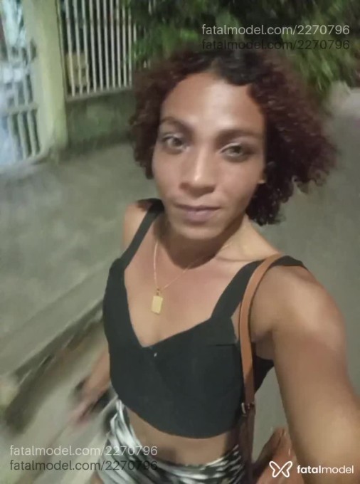 Acompanhante mulher trans com cabelo castanho de olhos mel - Roberta Acompanhante mulher trans com cabelo castanho de olhos mel - Roberta