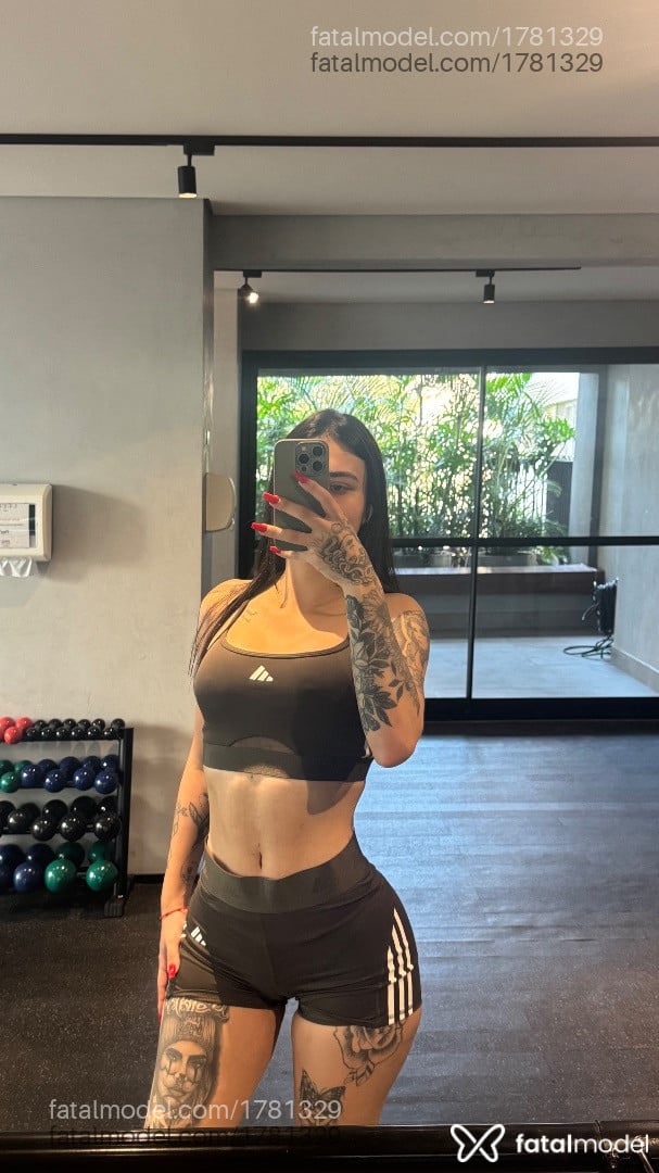Acompanhante mulher com cabelo castanho de olhos mel - Bianca Alves