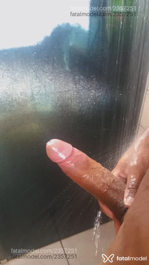 Acompanhante homem com cabelo castanho de olhos castanhos em Catalão Acompanhante homem com cabelo castanho de olhos castanhos em Catalão - Sugarbaby