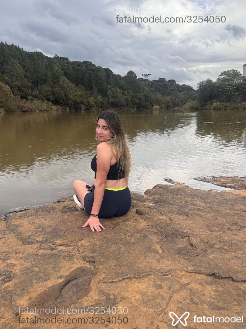 Acompanhante mulher loira (o) de olhos castanhos - Eduarda Camargo